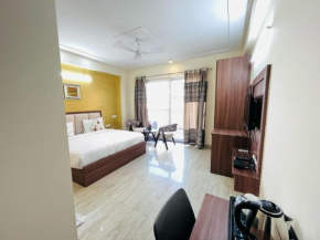 Hotel The Luxe 18 - Golf Course Road